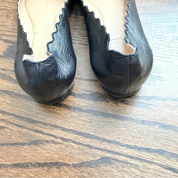 Chloé Women's Black Lauren Scalloped Leather Ballerina Flats - size 38 | US 8 - Picture 4 of 9